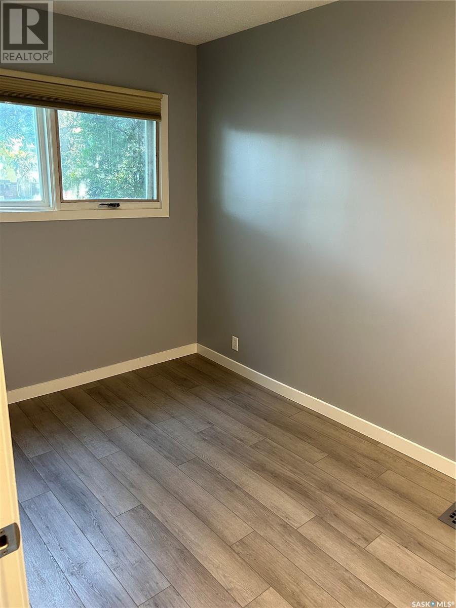 2059 Mcdonald Street, Regina, Saskatchewan  S4N 2Y4 - Photo 8 - SK988580