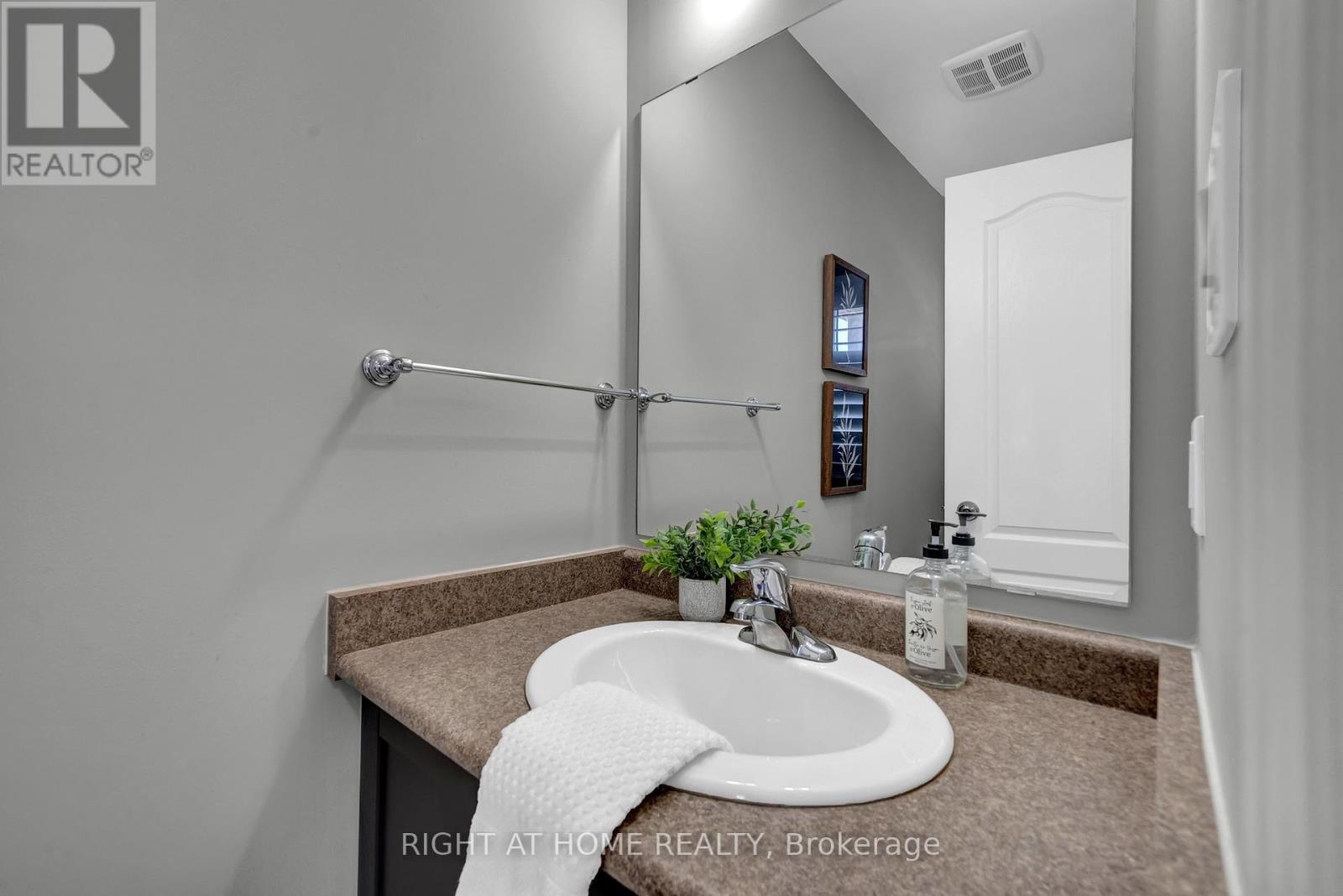 Property at 6 VETZAL COURT image 3