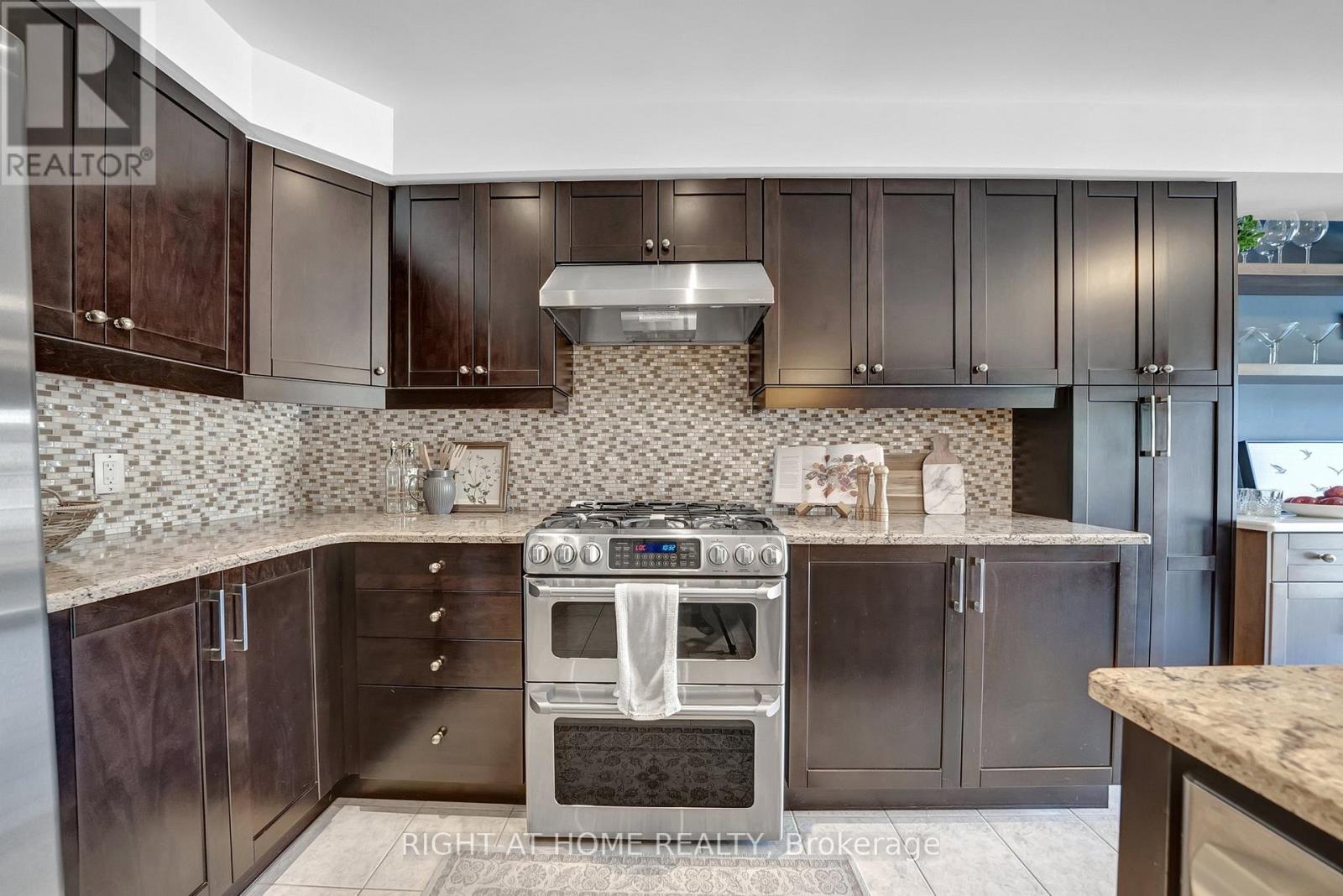 Property at 6 VETZAL COURT image 5