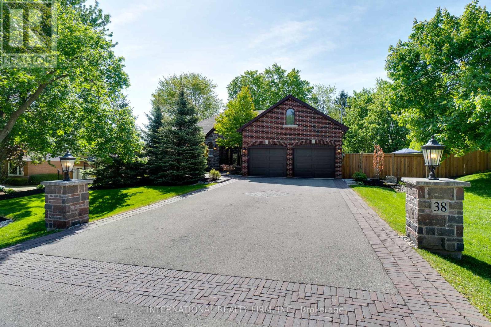 Property at 38 BRIAN BOULEVARD image 4