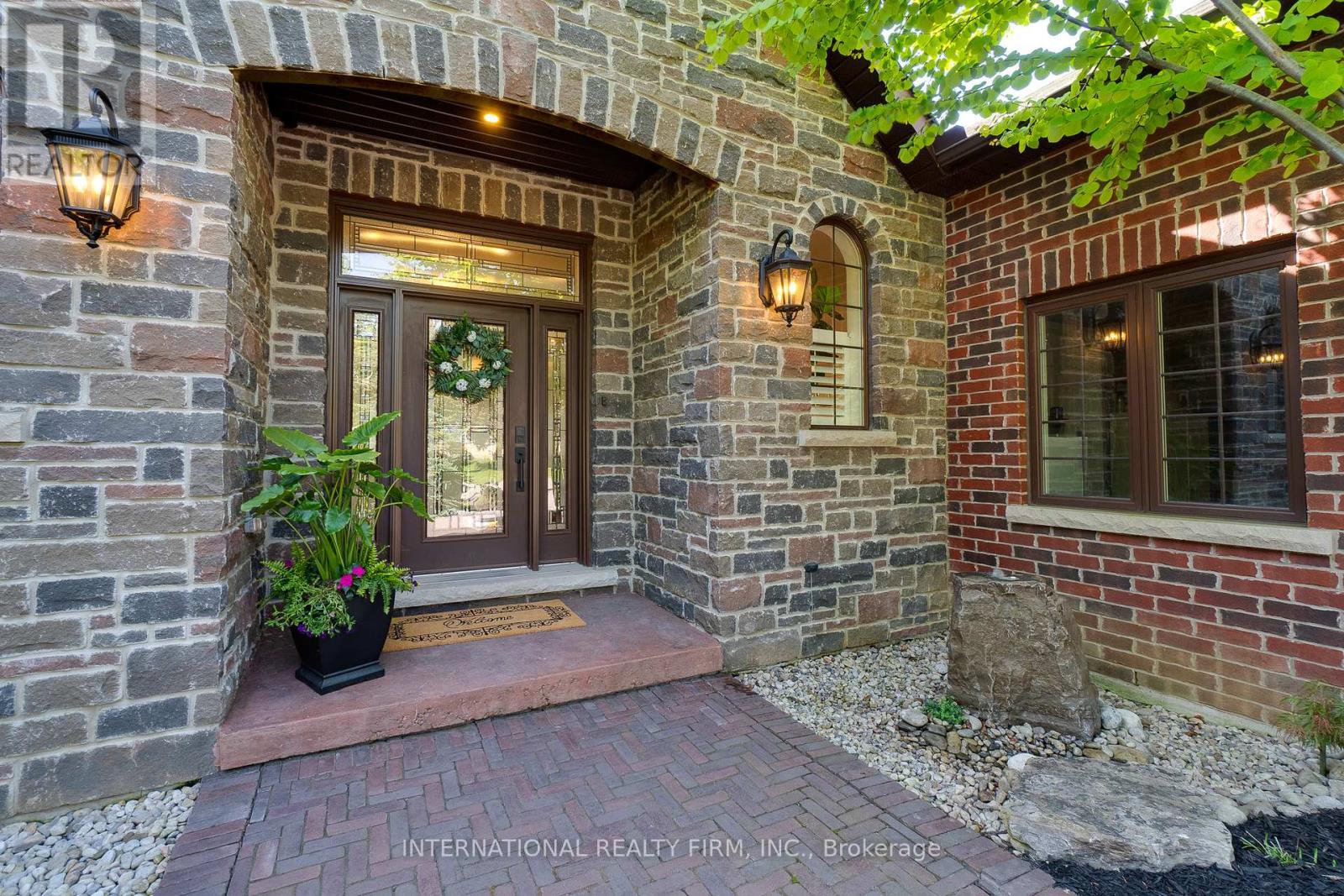 Property at 38 BRIAN BOULEVARD image 5