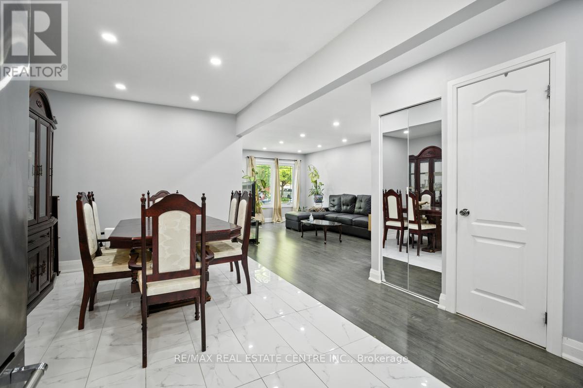 21 Chopin Crescent, Brampton, Ontario  L6Y 2S1 - Photo 12 - W12265267
