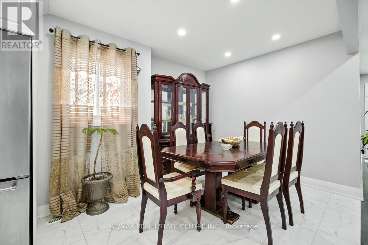 21 Chopin Crescent, Brampton, Ontario  L6Y 2S1 - Photo 13 - W12265267