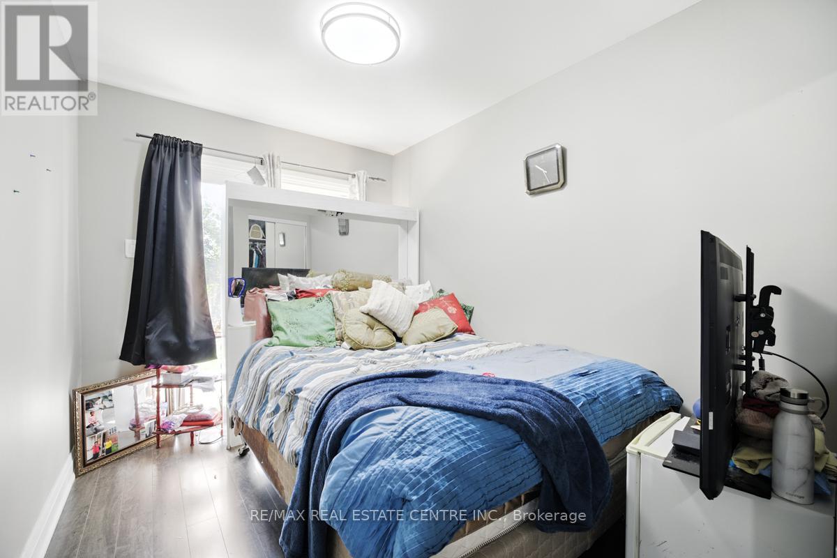 21 Chopin Crescent, Brampton, Ontario  L6Y 2S1 - Photo 24 - W12265267