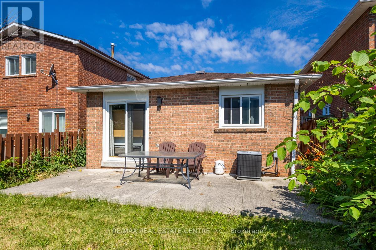 21 Chopin Crescent, Brampton, Ontario  L6Y 2S1 - Photo 39 - W12265267