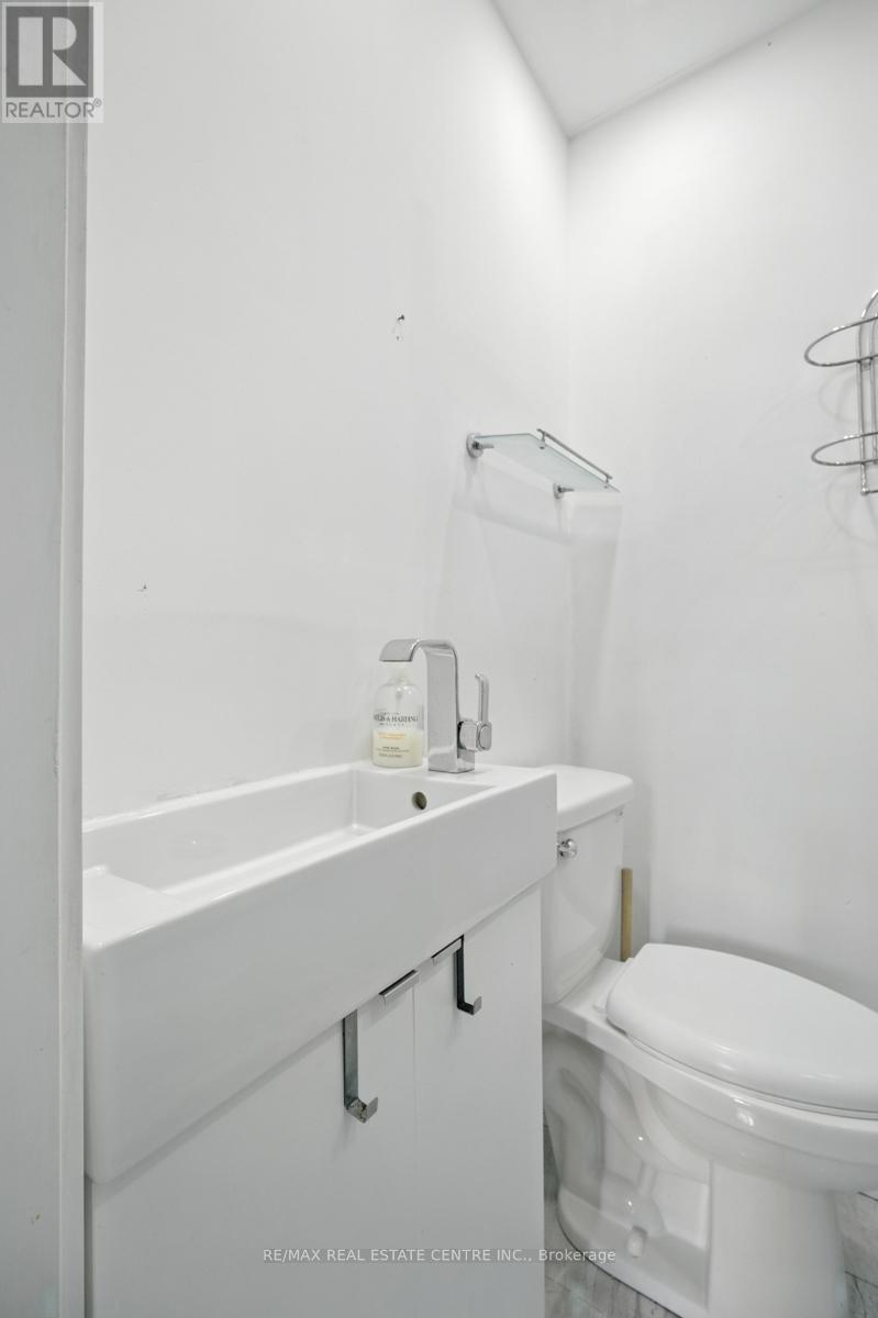 21 Chopin Crescent, Brampton, Ontario  L6Y 2S1 - Photo 22 - W12265267
