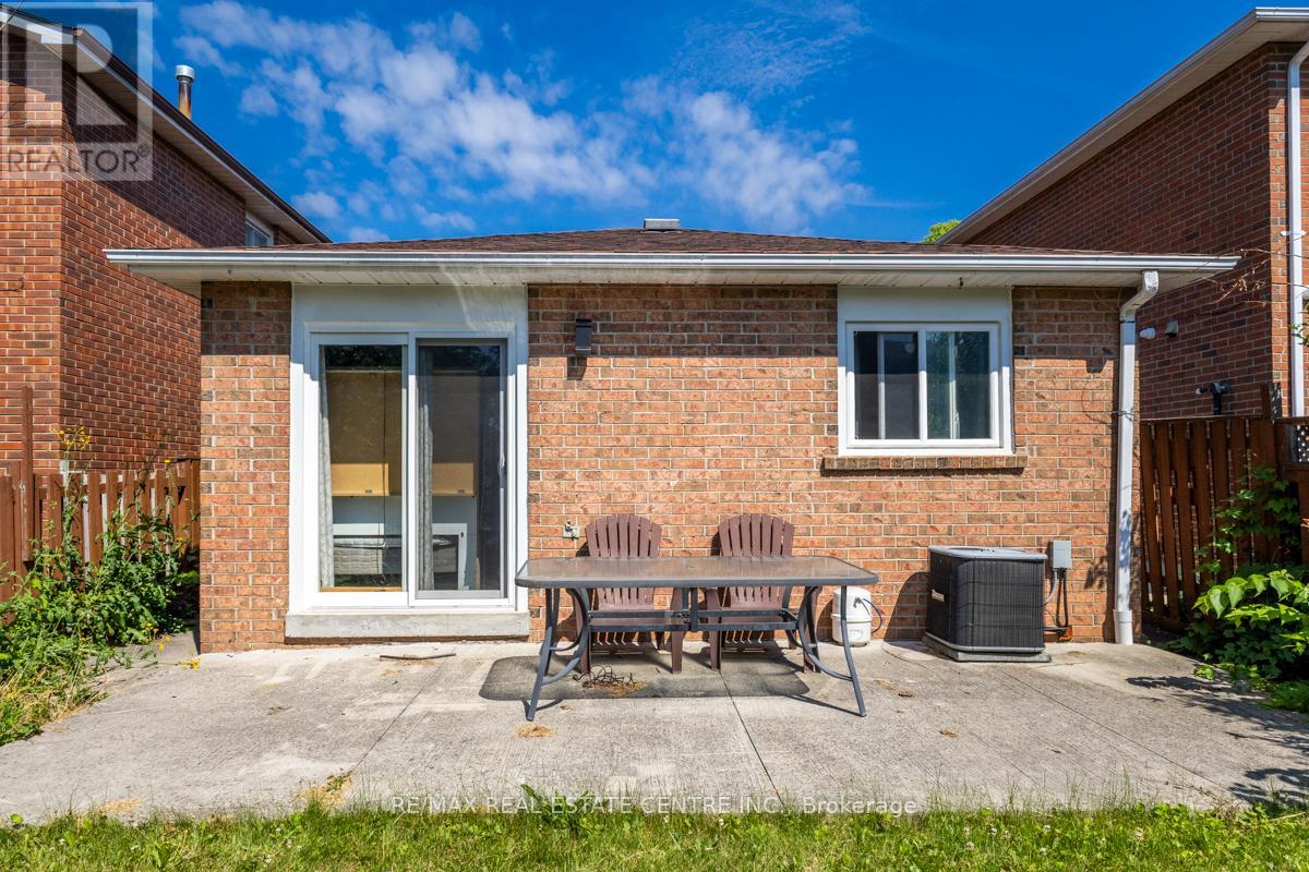 21 Chopin Crescent, Brampton, Ontario  L6Y 2S1 - Photo 41 - W12265267