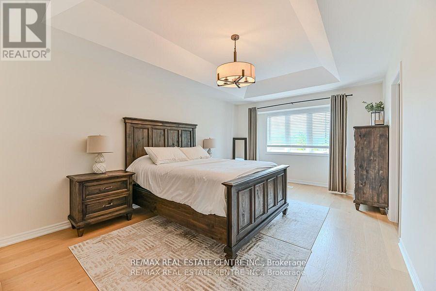 2498 Longridge Crescent, Oakville, Ontario  L6H 6S2 - Photo 19 - W12265987