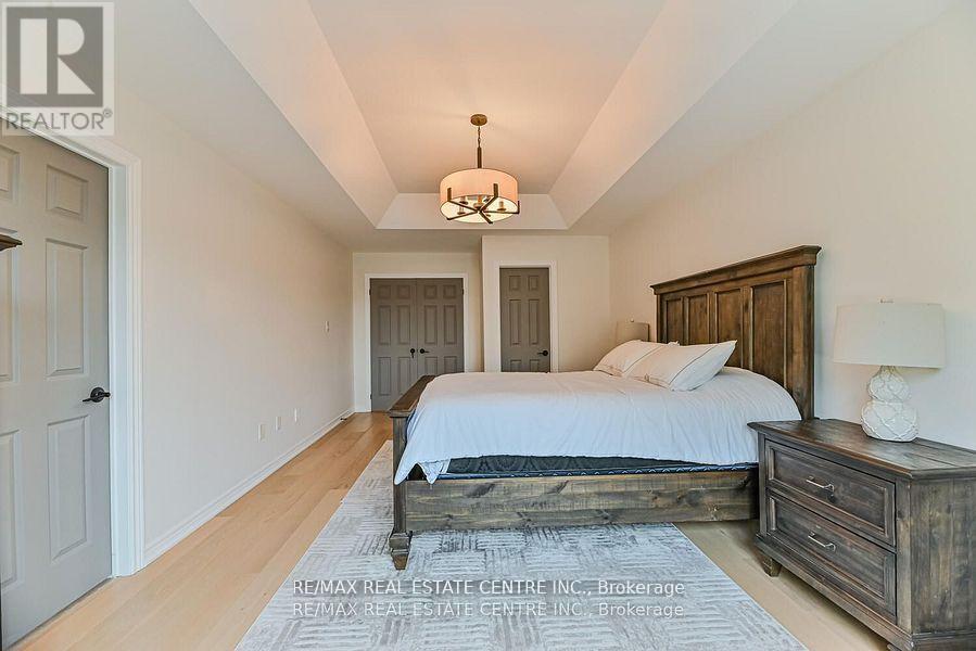 2498 Longridge Crescent, Oakville, Ontario  L6H 6S2 - Photo 20 - W12265987