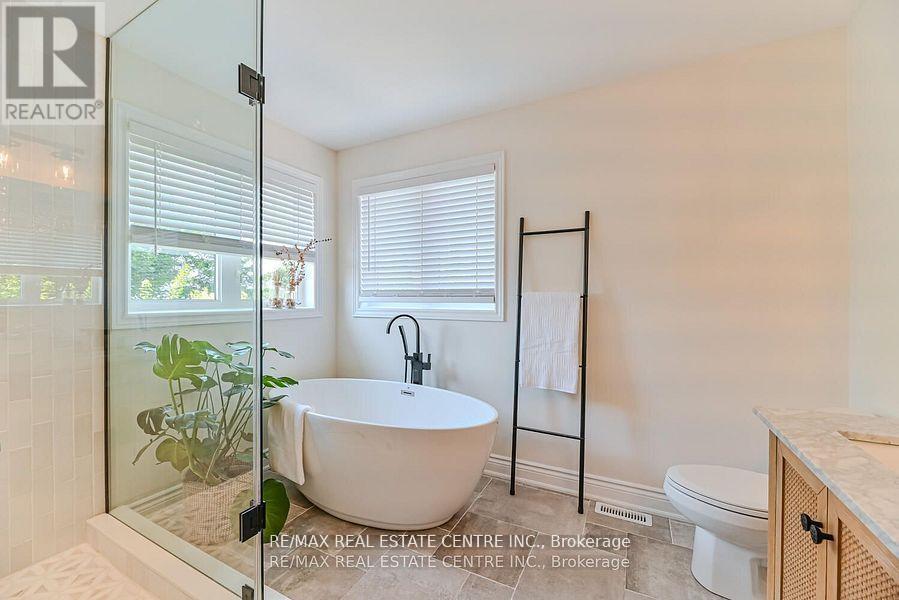 2498 Longridge Crescent, Oakville, Ontario  L6H 6S2 - Photo 22 - W12265987