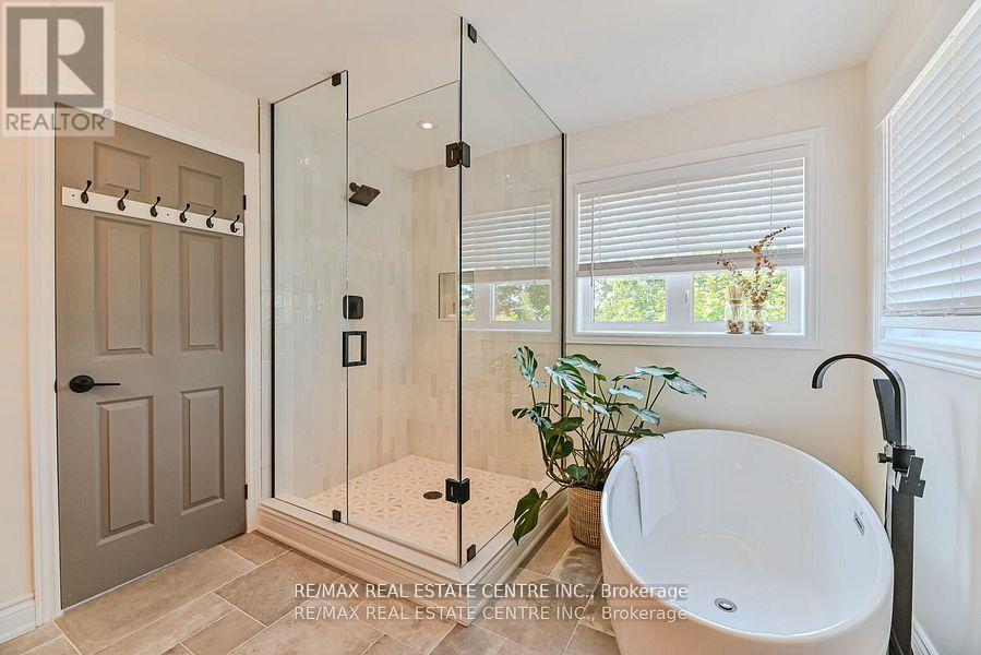 2498 Longridge Crescent, Oakville, Ontario  L6H 6S2 - Photo 23 - W12265987