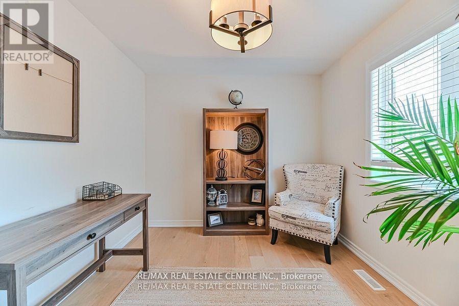 2498 Longridge Crescent, Oakville, Ontario  L6H 6S2 - Photo 25 - W12265987