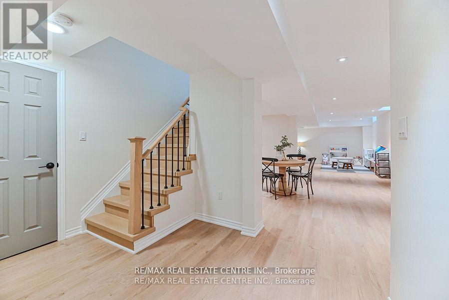2498 Longridge Crescent, Oakville, Ontario  L6H 6S2 - Photo 30 - W12265987