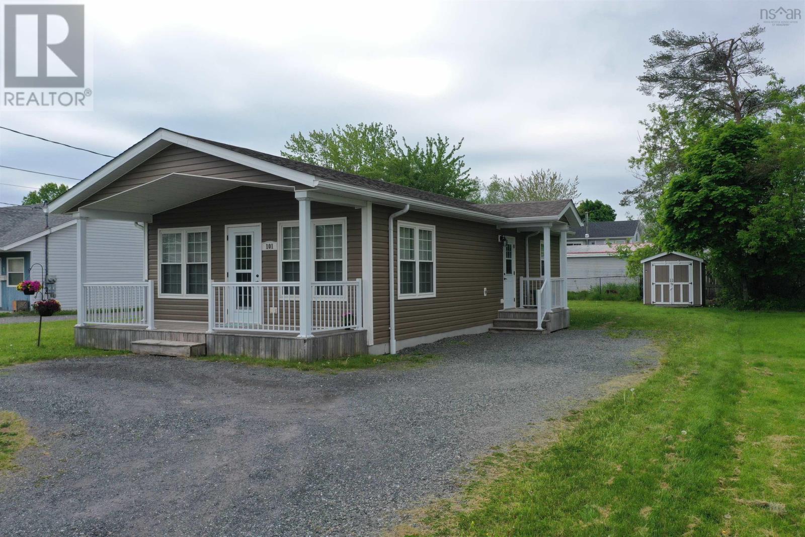 101 Acadia Avenue, Stellarton, Nova Scotia  B0K 1S0 - Photo 2 - 202513790