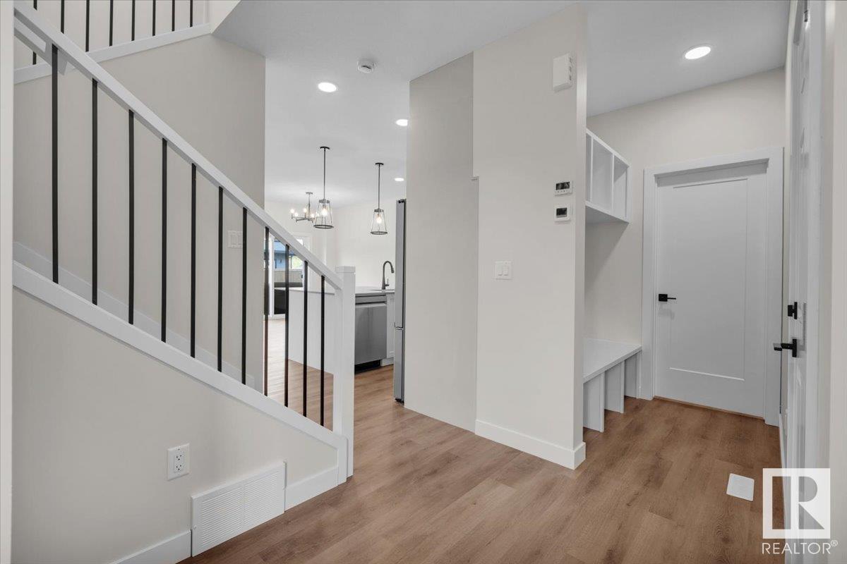 Property at 163 CALEDON CR image 3