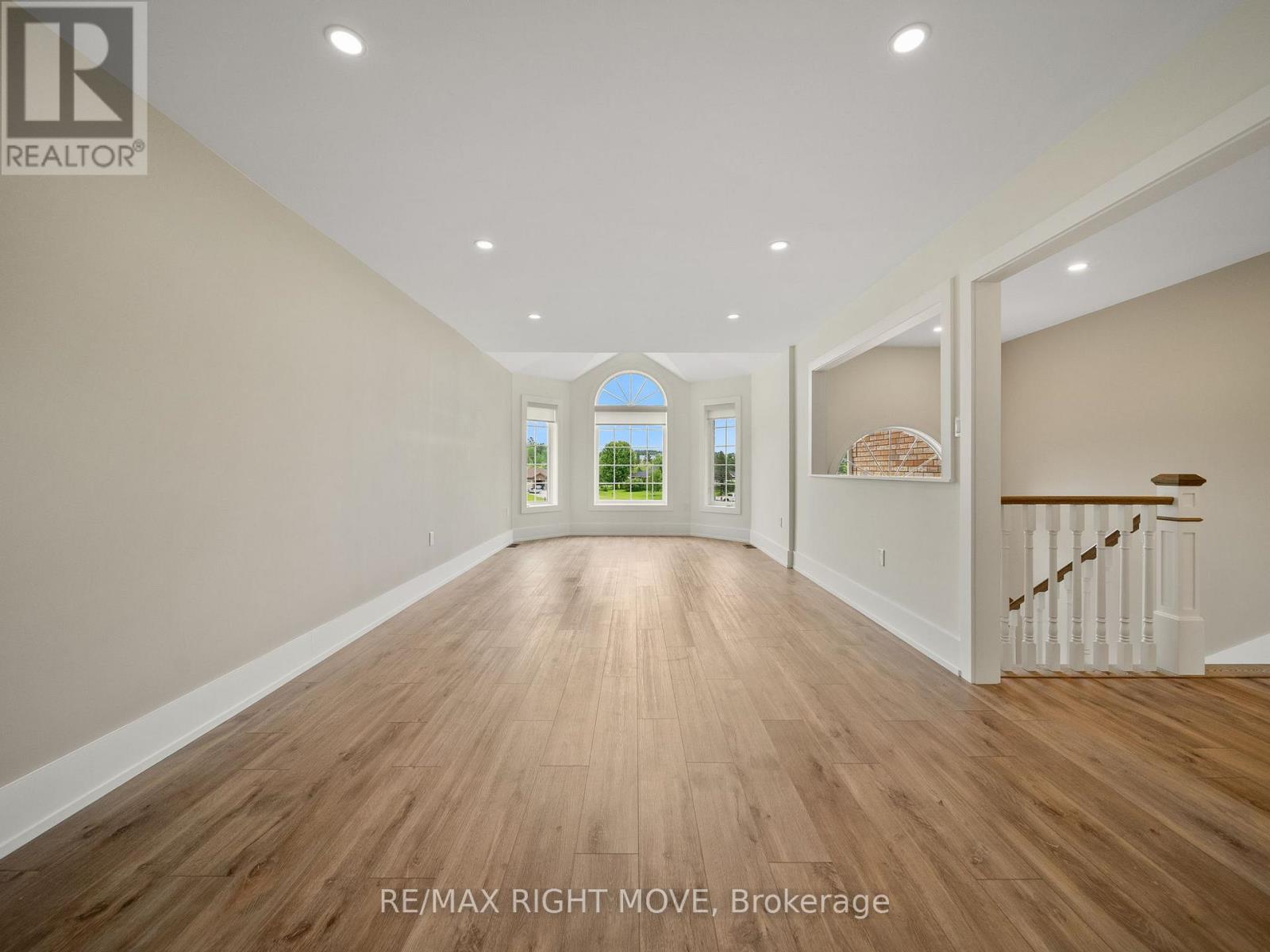 Property at 1348 HAWK RIDGE CRESCENT image 4