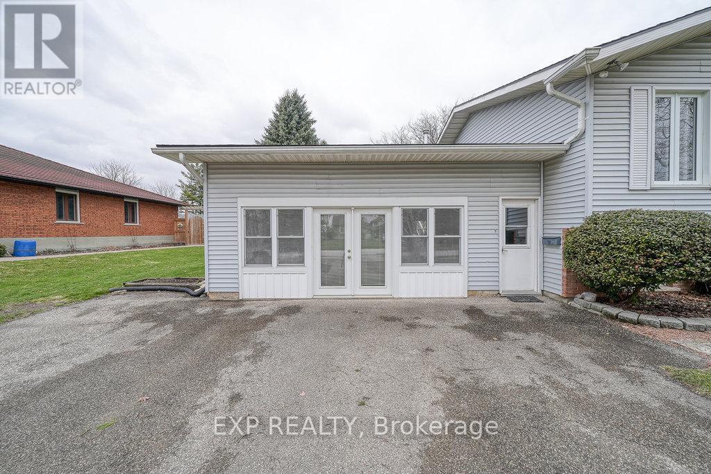 68 Thompson Place, East Zorra-Tavistock, Ontario  N0J 1M0 - Photo 4 - X12264848