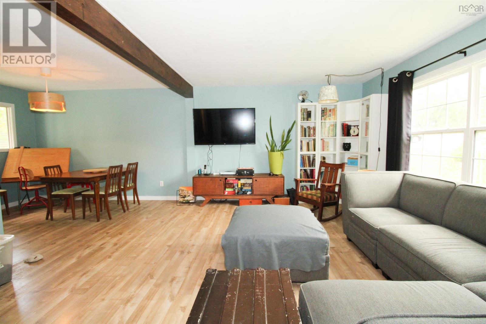 Property at 58 Majestic Avenue image 4