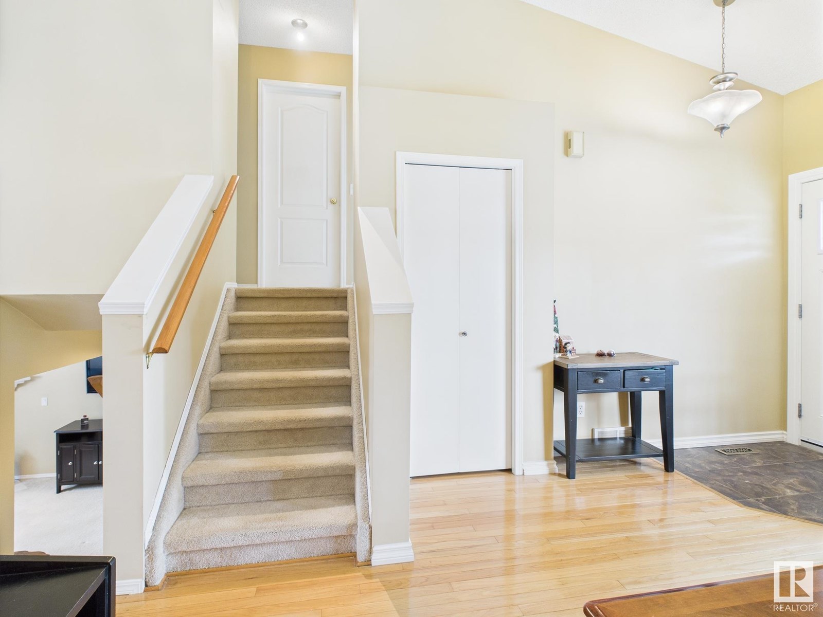 Property at 35 DELAGE CR image 5