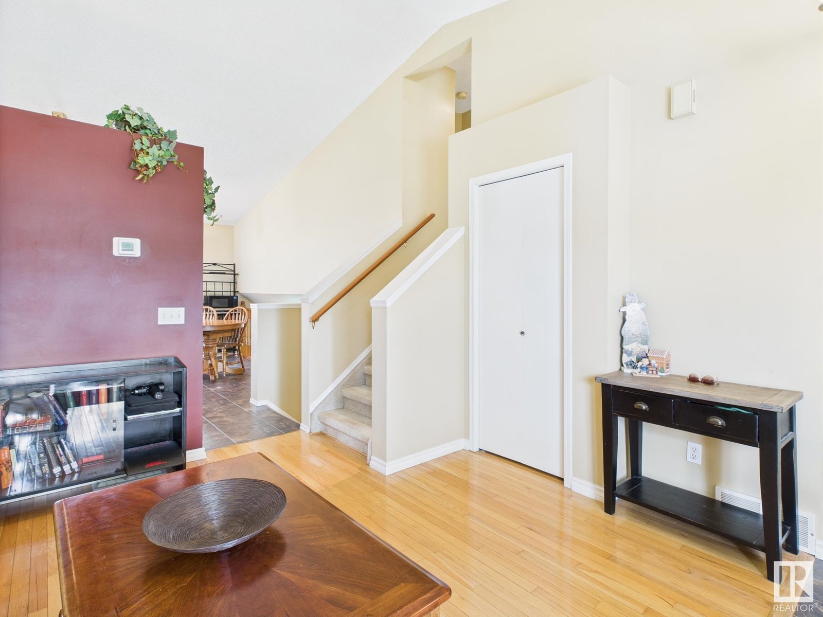Property at 35 DELAGE CR image 3