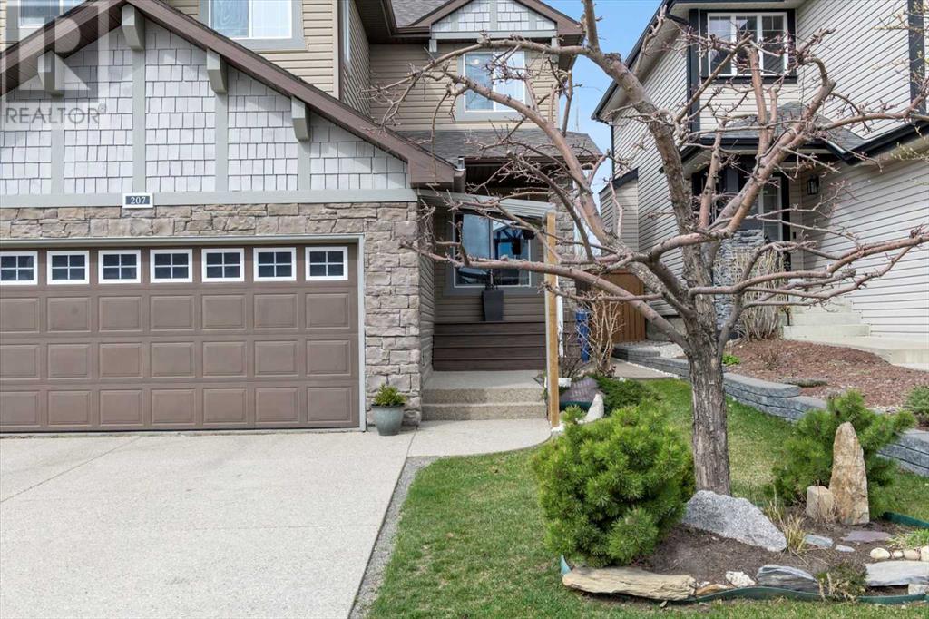 Property at 207 Royal Oak Bay NW image 2