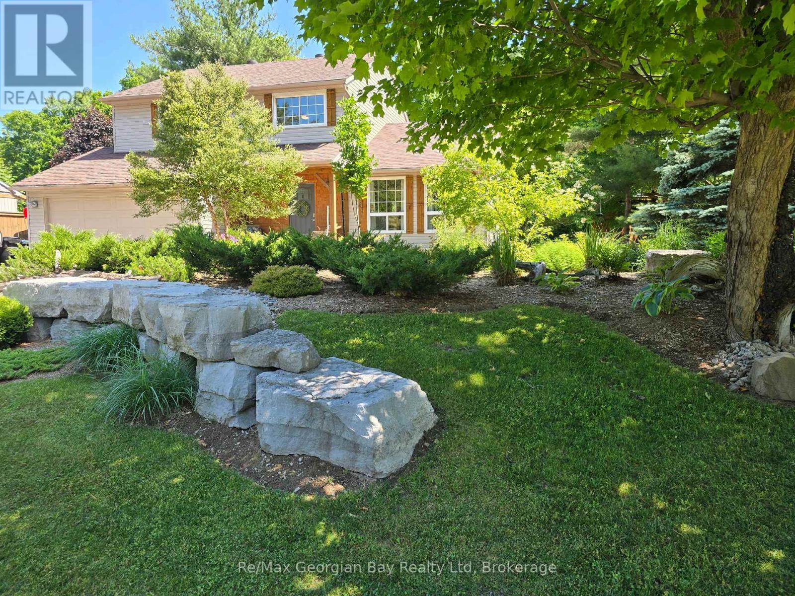 Property at 30 SUMAC CRESCENT image 3