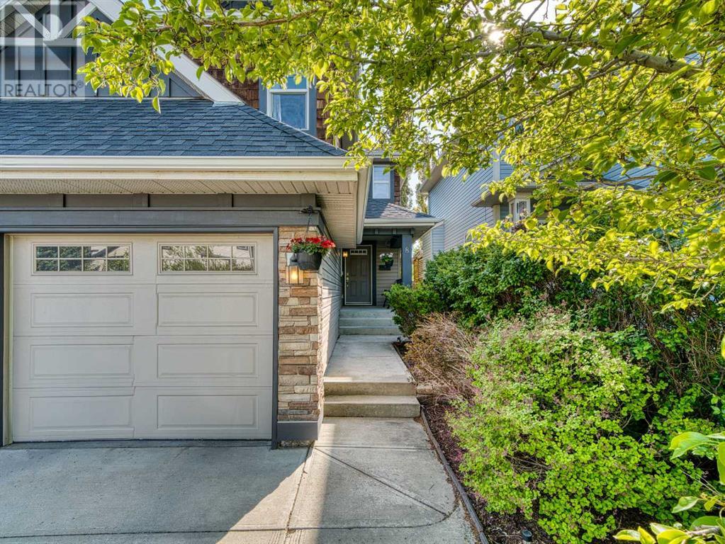 Property at 8 Auburn Bay Lane SE image 2