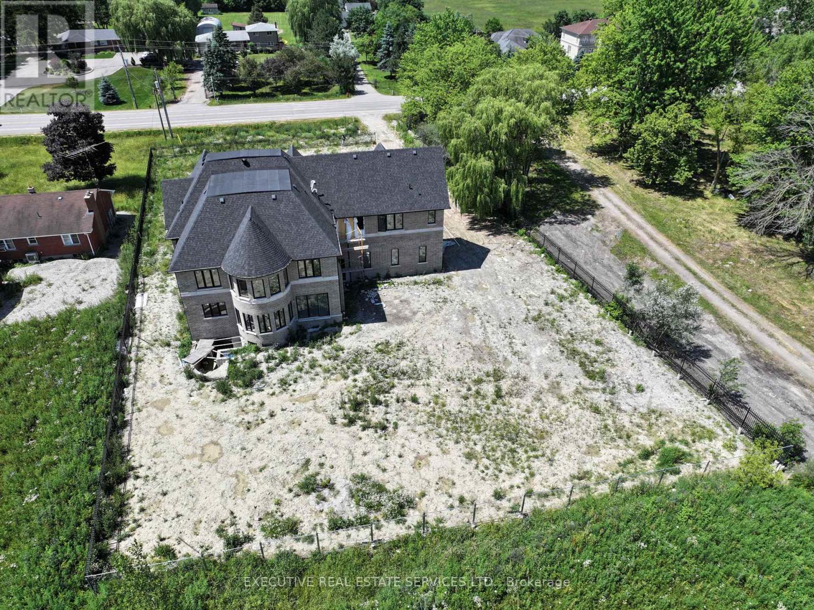 15267 Airport Road, Caledon, Ontario  L7C 2X9 - Photo 6 - W12254508