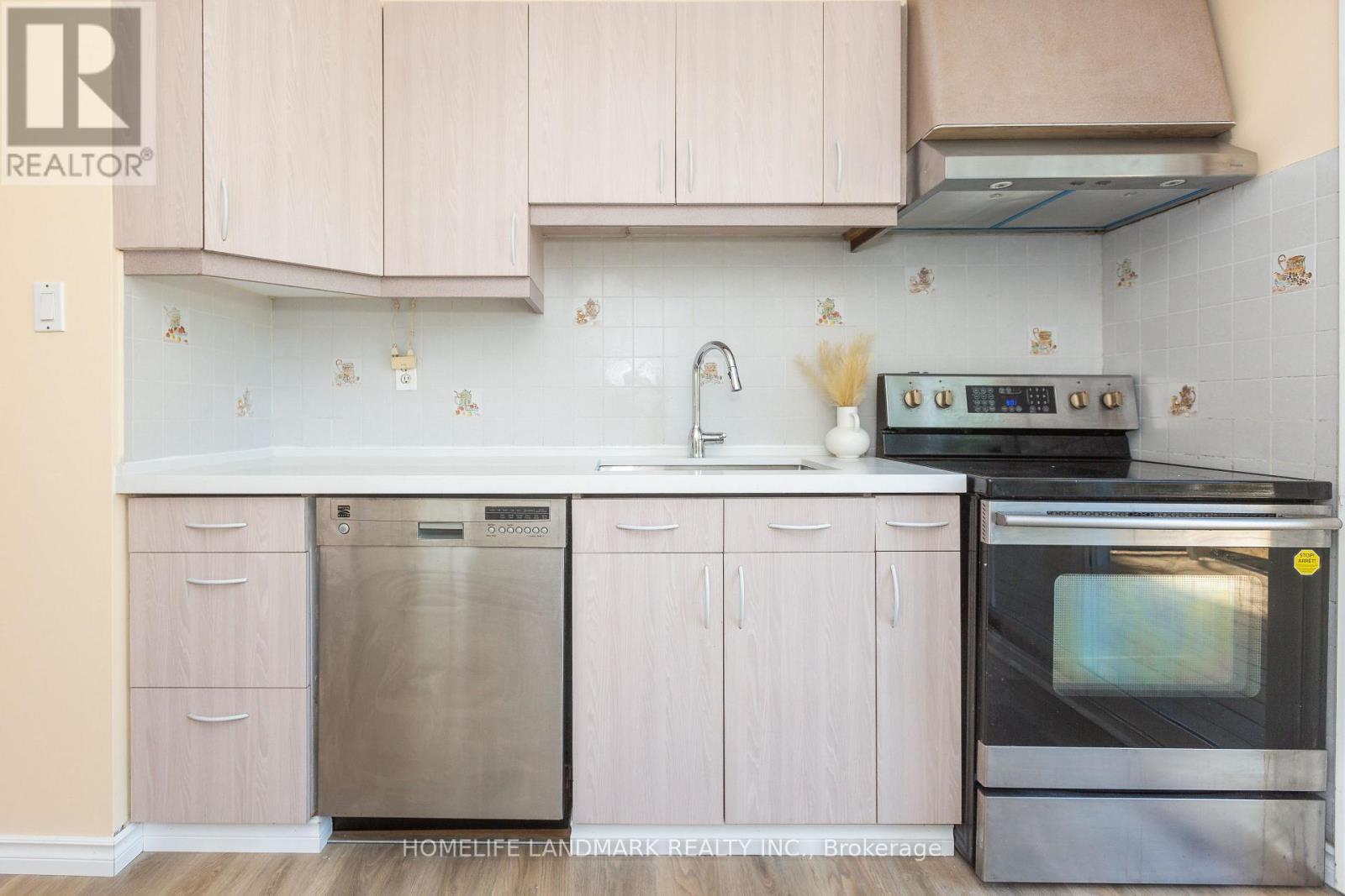 3337 Rhonda Valley, Mississauga, Ontario  L5A 3G2 - Photo 12 - W12266121