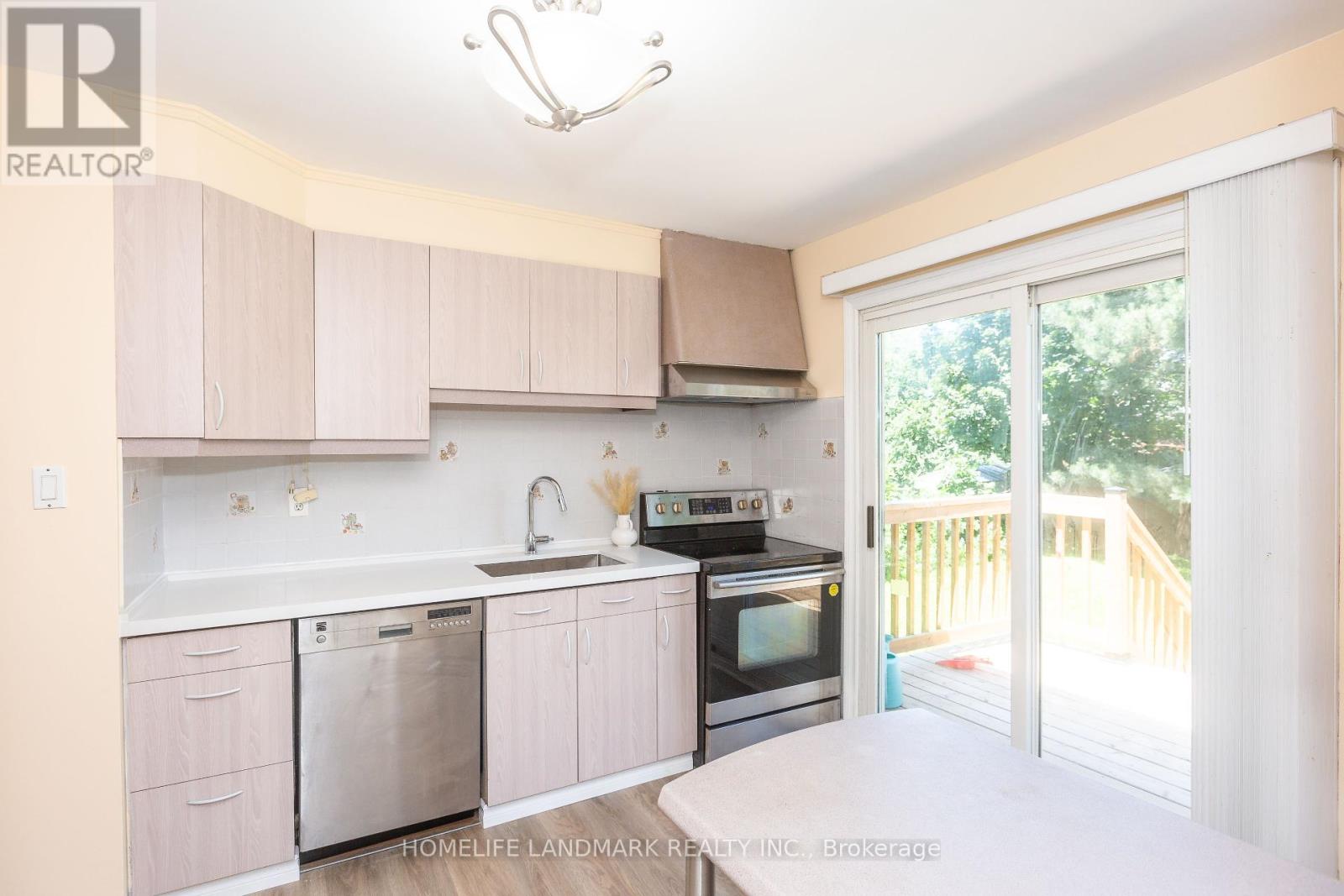 3337 Rhonda Valley, Mississauga, Ontario  L5A 3G2 - Photo 13 - W12266121