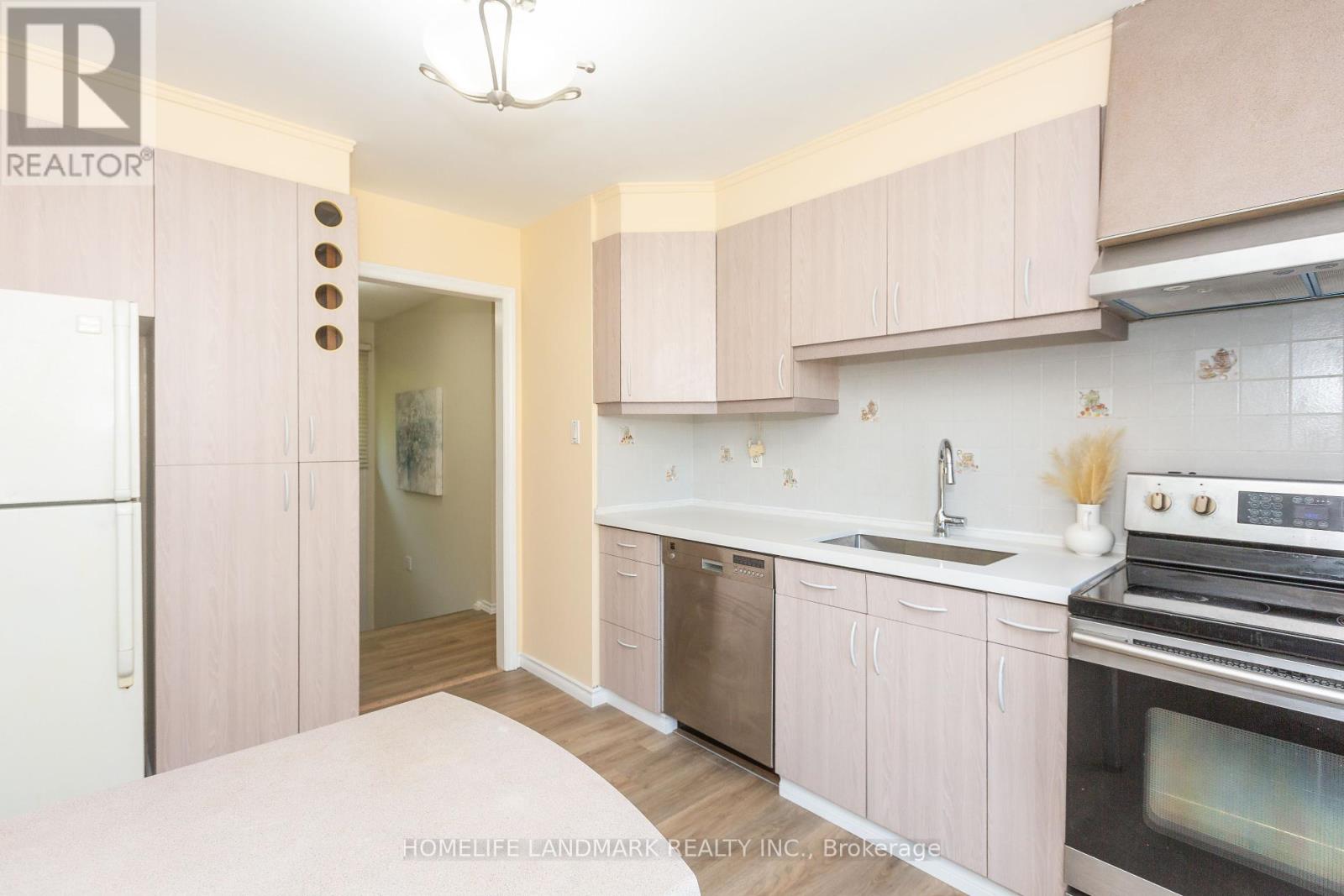 3337 Rhonda Valley, Mississauga, Ontario  L5A 3G2 - Photo 14 - W12266121