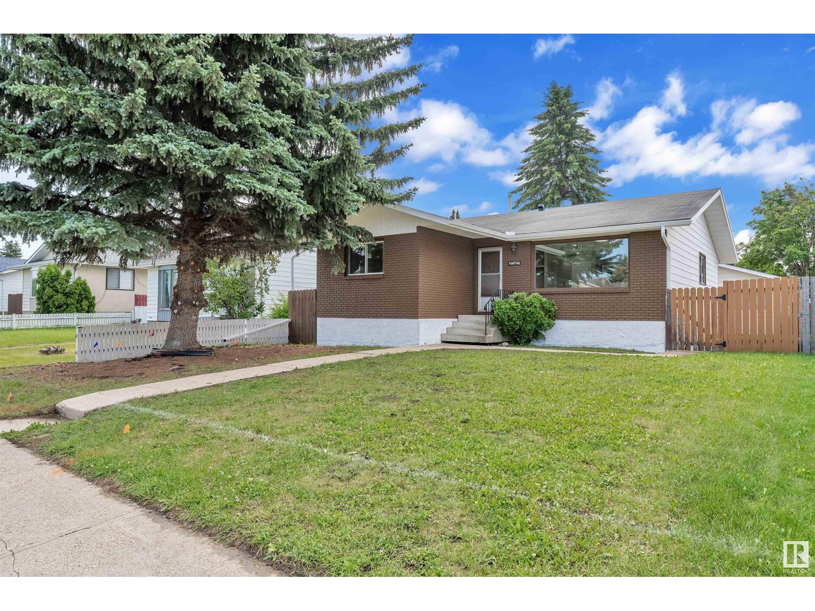 Property at 6307 20 AV NW image 1