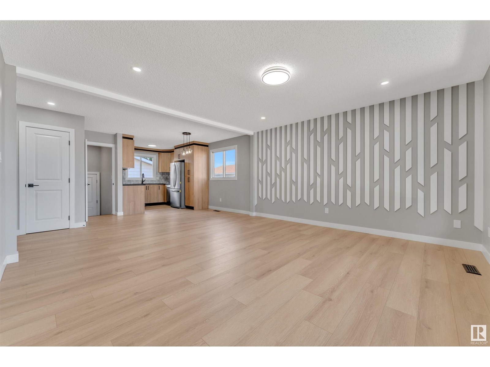 Property at 6307 20 AV NW image 5