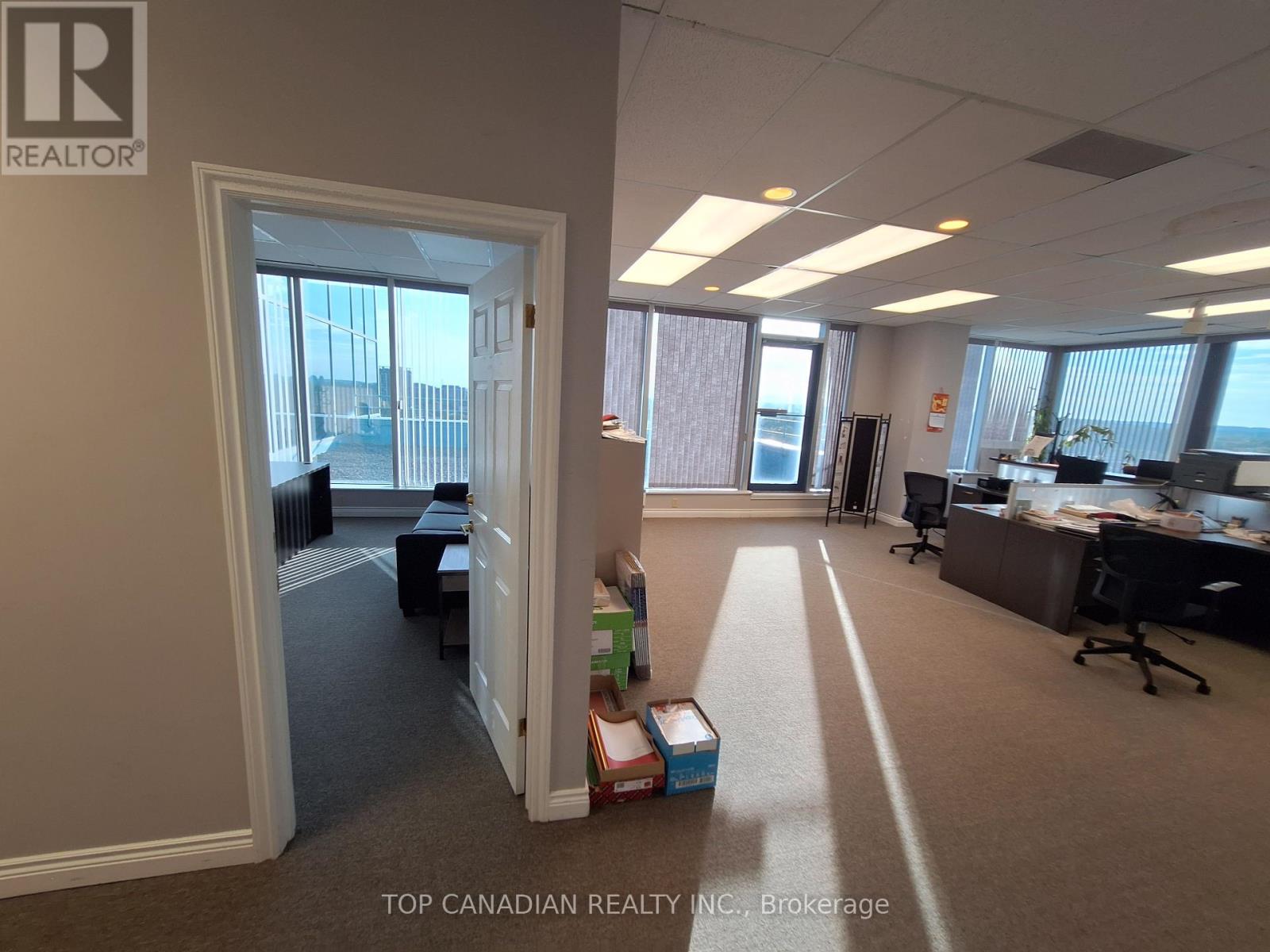 804 - 15 Wertheim Court, Richmond Hill, Ontario  L4B 3H7 - Photo 11 - N12266141