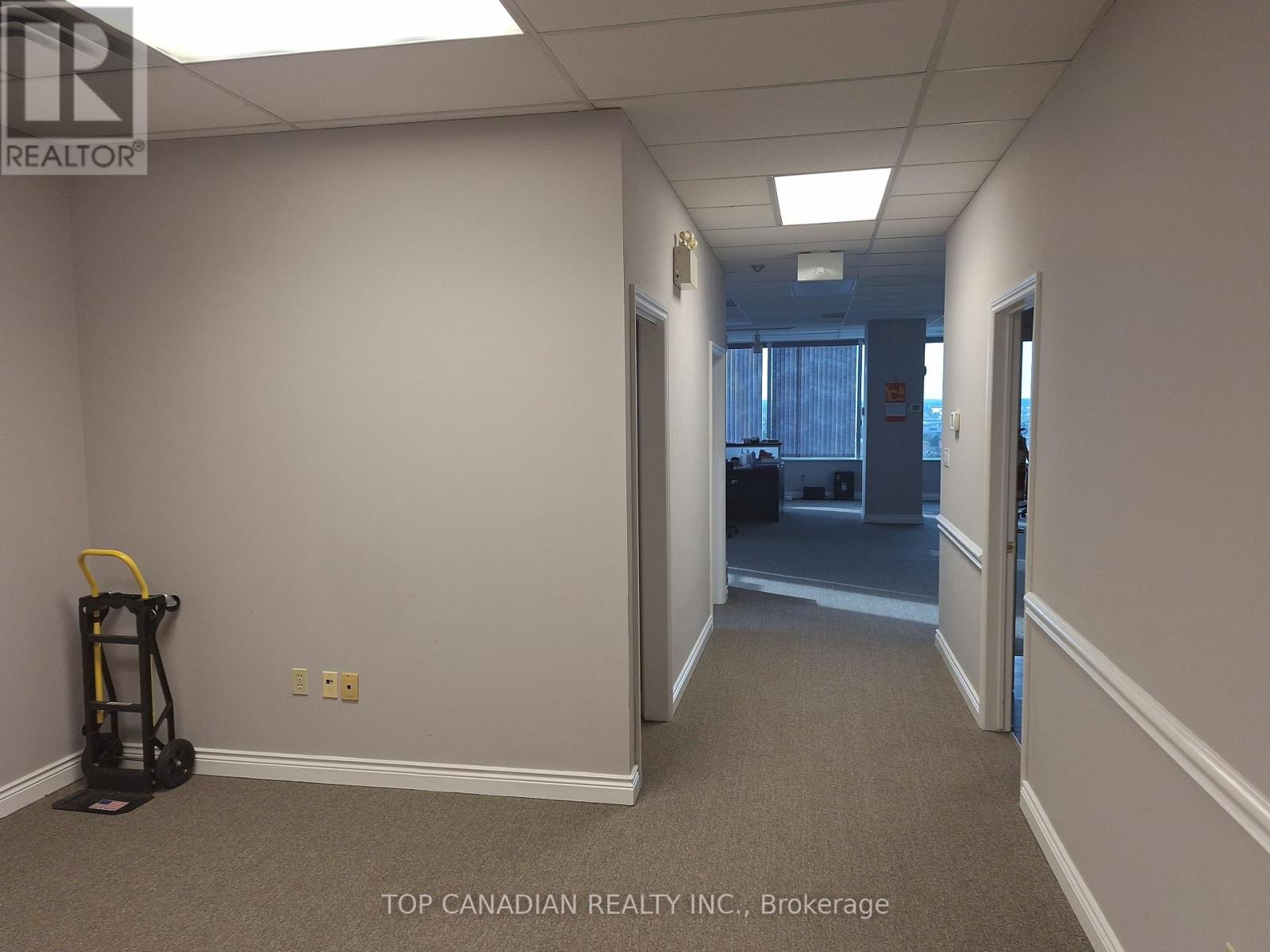 804 - 15 Wertheim Court, Richmond Hill, Ontario  L4B 3H7 - Photo 5 - N12266141