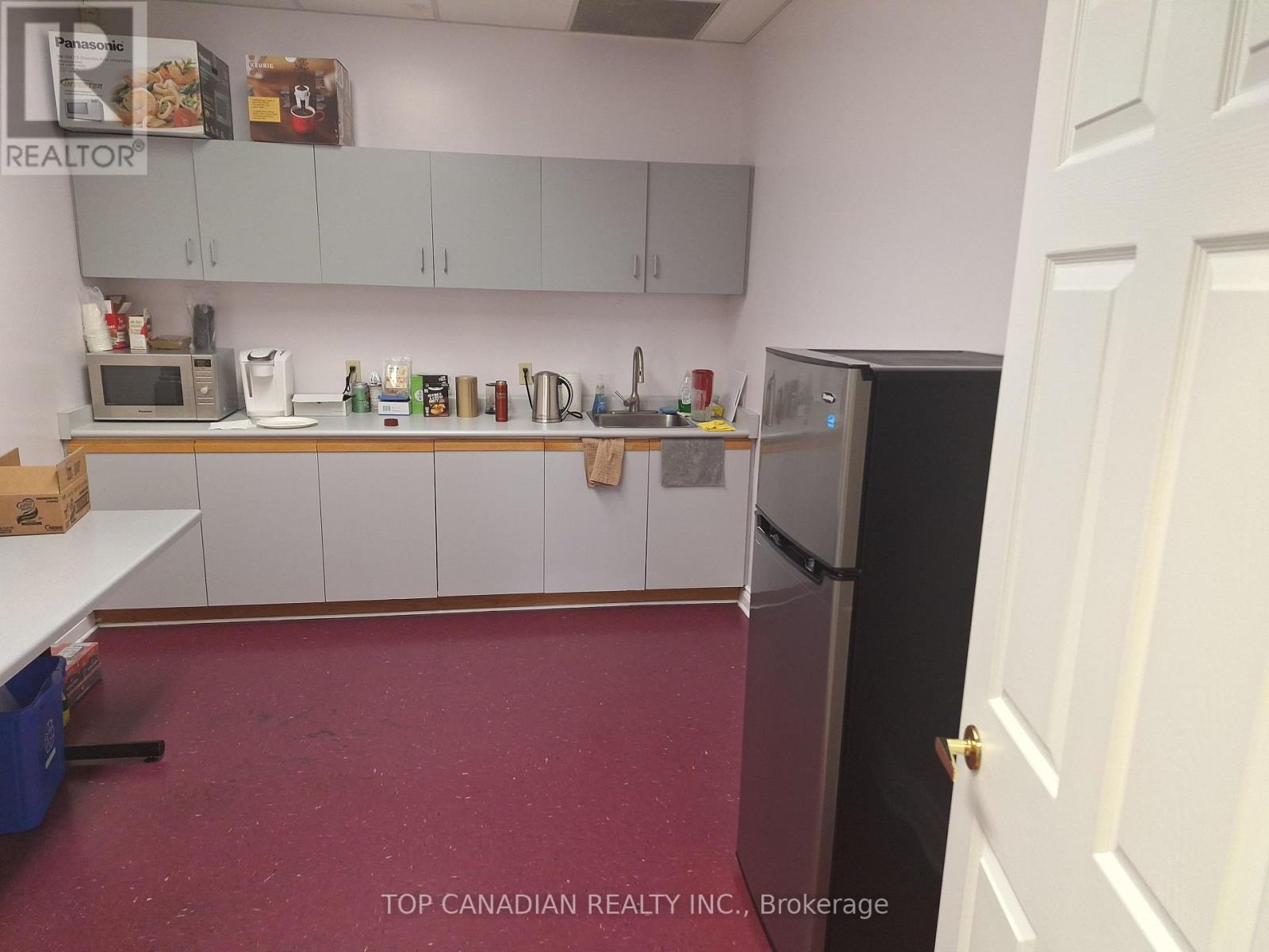 804 - 15 Wertheim Court, Richmond Hill, Ontario  L4B 3H7 - Photo 6 - N12266141