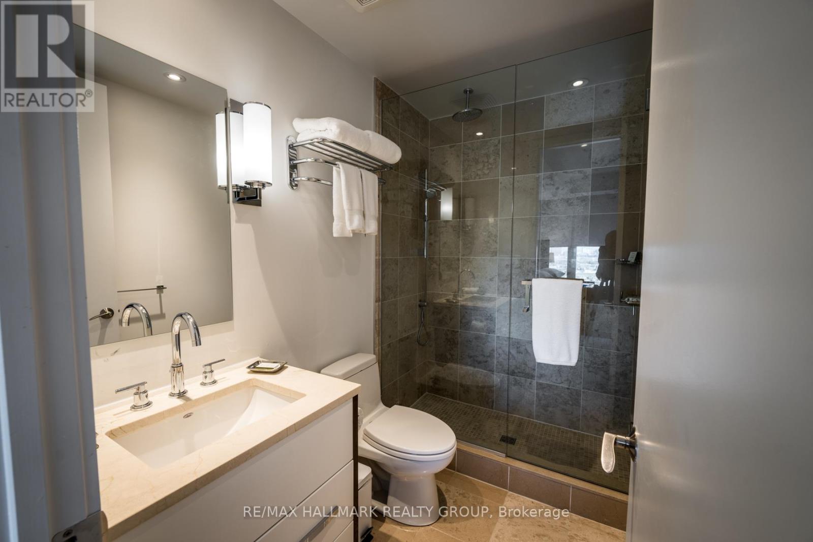 1805 - 111 Champagne Avenue, Ottawa, Ontario  K1S 5V3 - Photo 11 - X12266156
