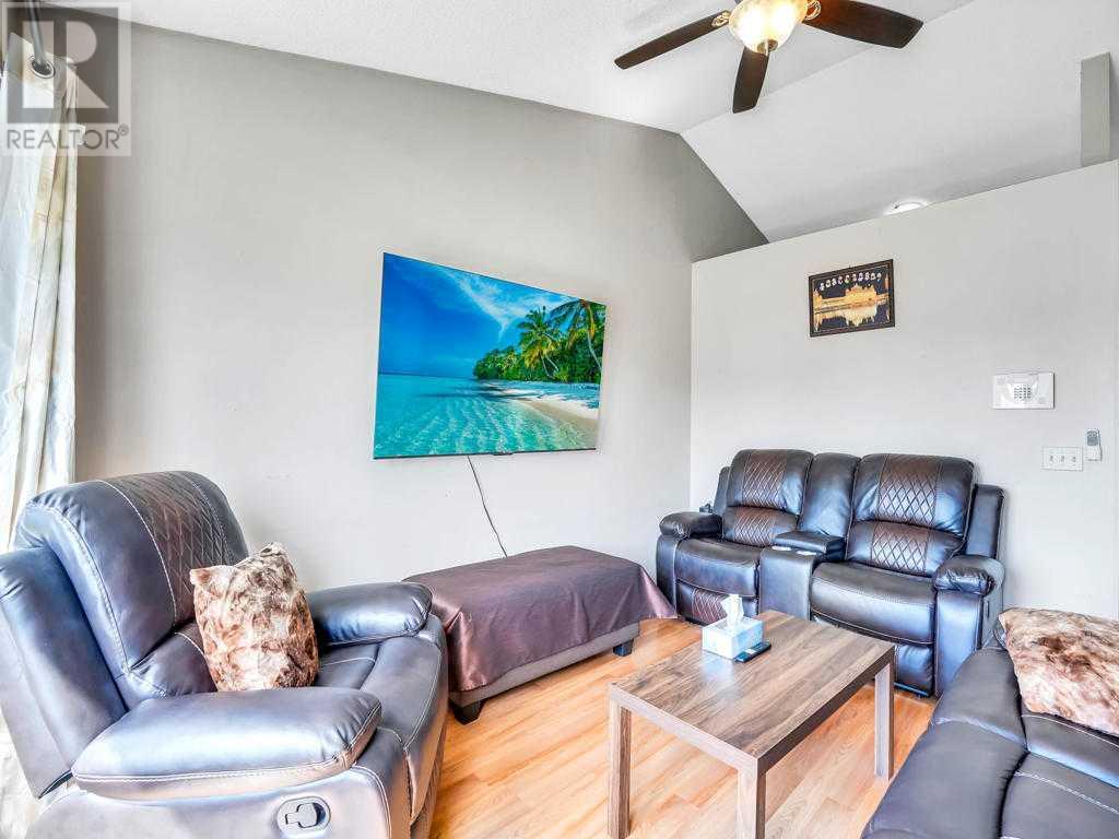 Property at 104 Falshire Close NE image 5