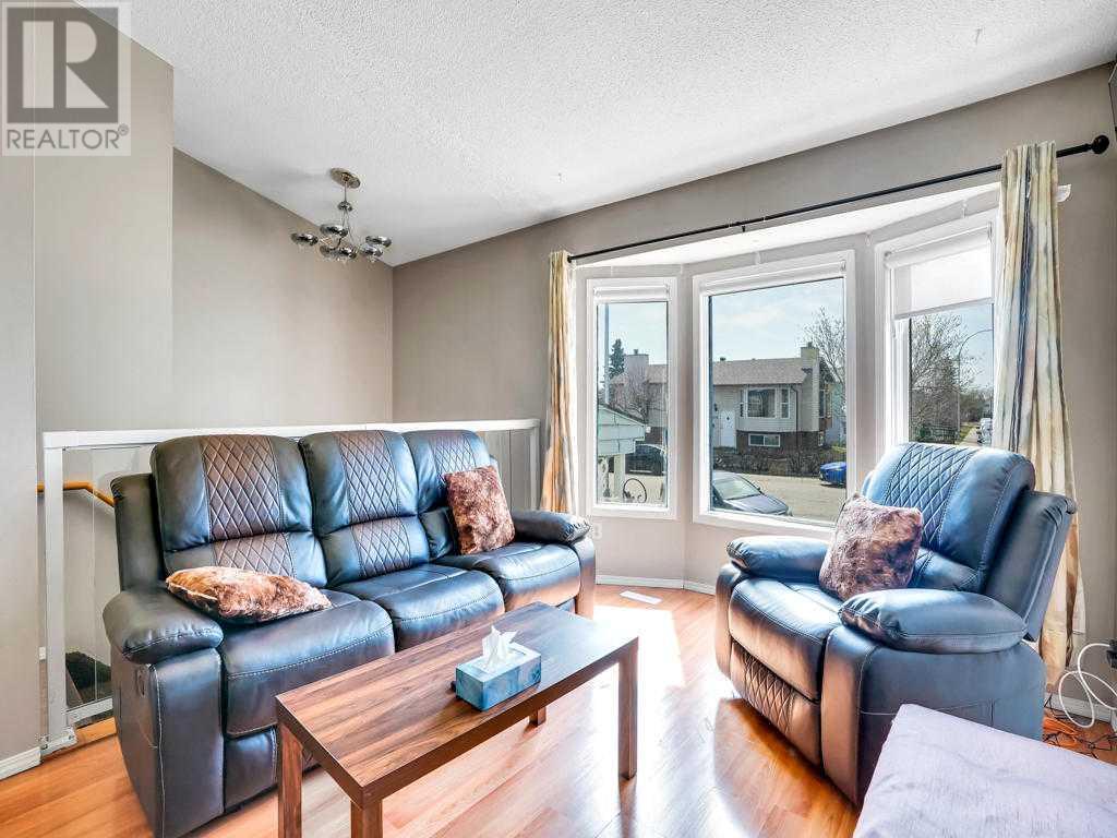 Property at 104 Falshire Close NE image 3