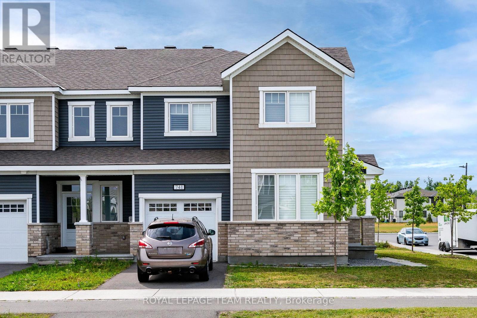 Property at 741 DERREEN AVENUE image 3