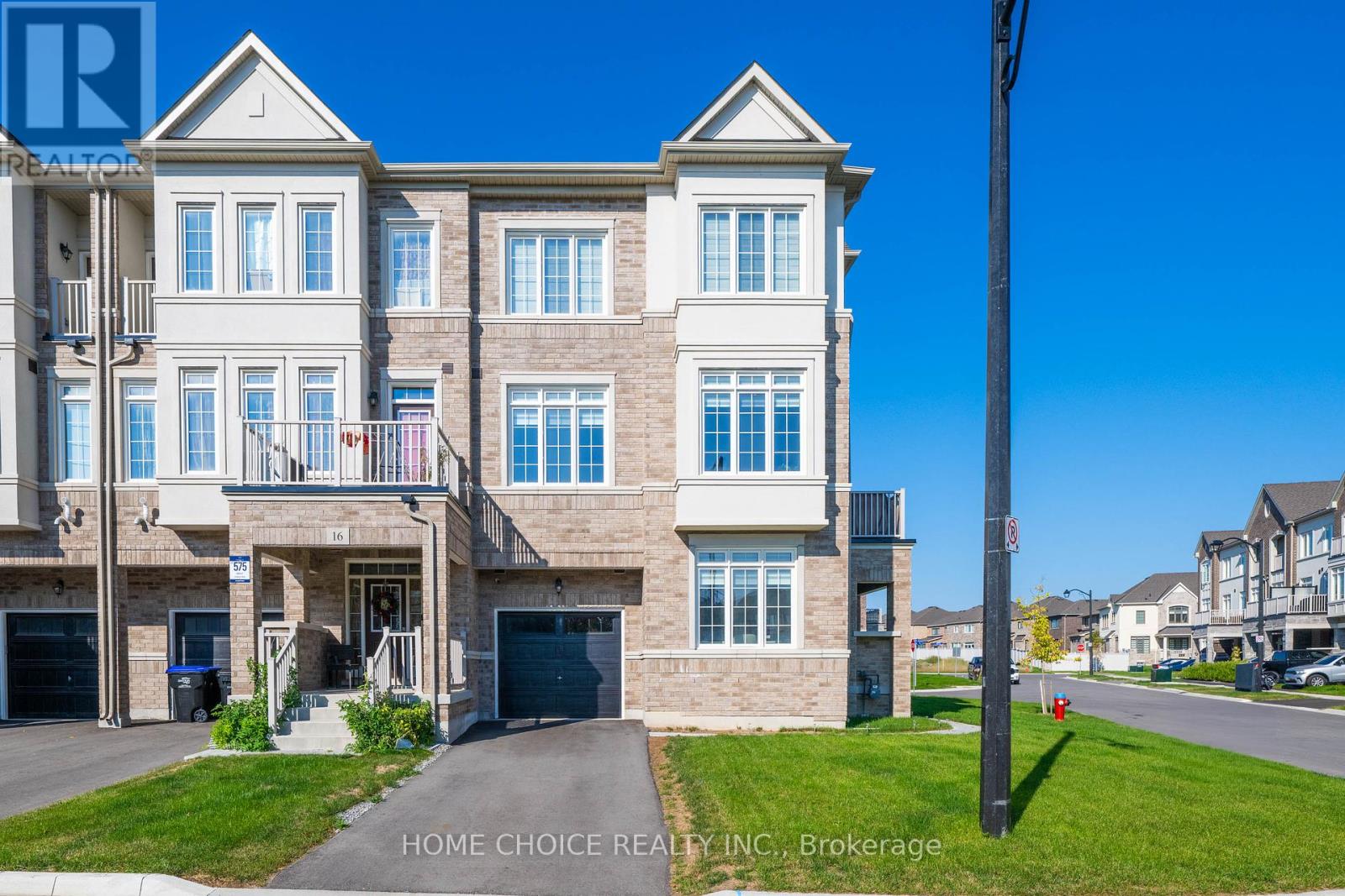35 Rotary Way, Bradford West Gwillimbury (Bradford), Ontario  L3Z 4P2 - Photo 2 - N12164187