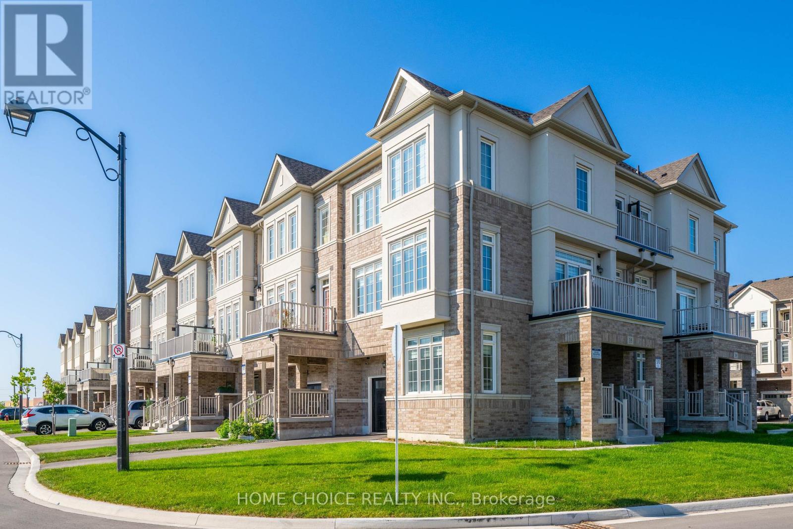 35 Rotary Way, Bradford West Gwillimbury (Bradford), Ontario  L3Z 4P2 - Photo 3 - N12164187