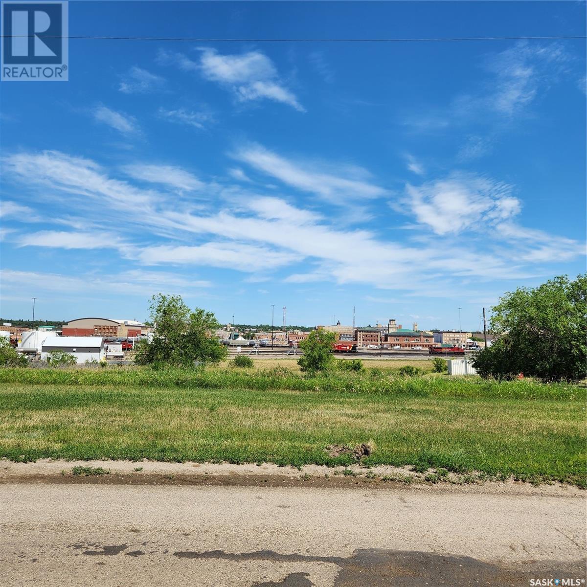 Property at 33 Home STREET W image 2