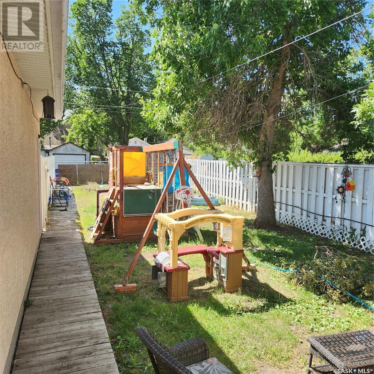 33 Home Street W, Moose Jaw, Saskatchewan  S6H 4X2 - Photo 35 - SK011633