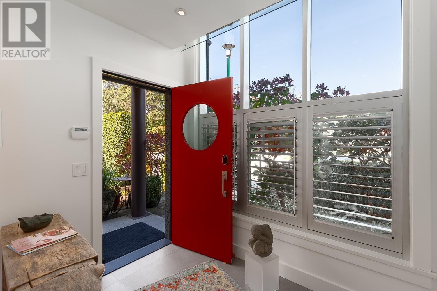 Property at 708 HEATLEY AVENUE image 3