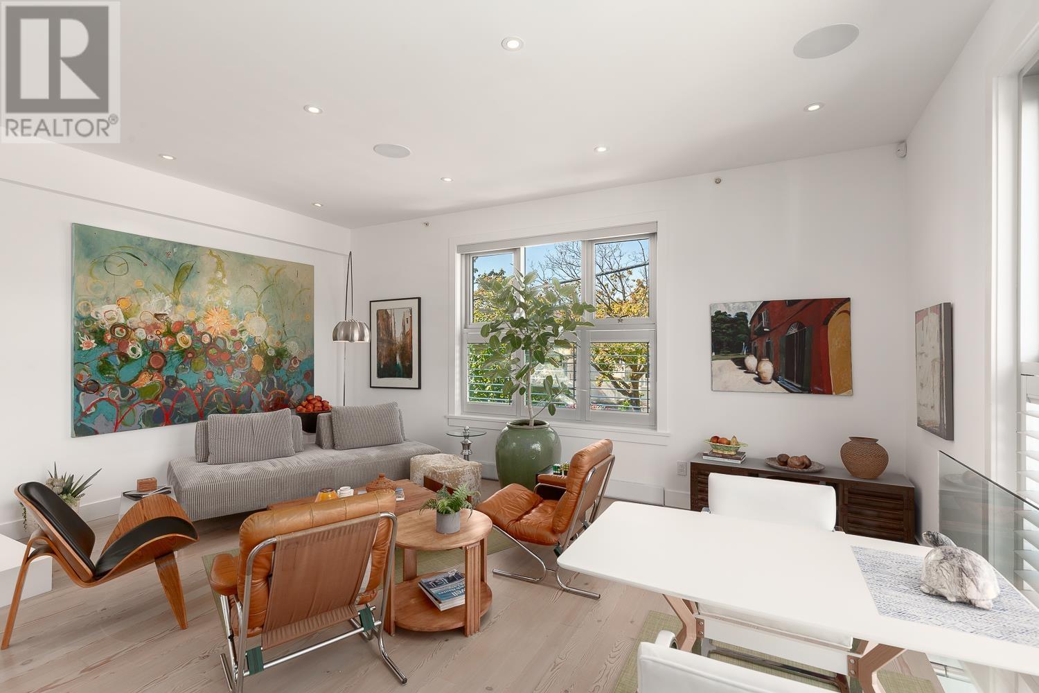Property at 708 HEATLEY AVENUE image 2