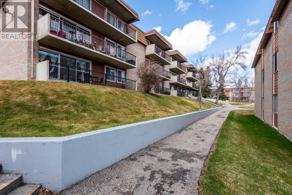 Property at 47C, 231 Heritage Drive SE image 3