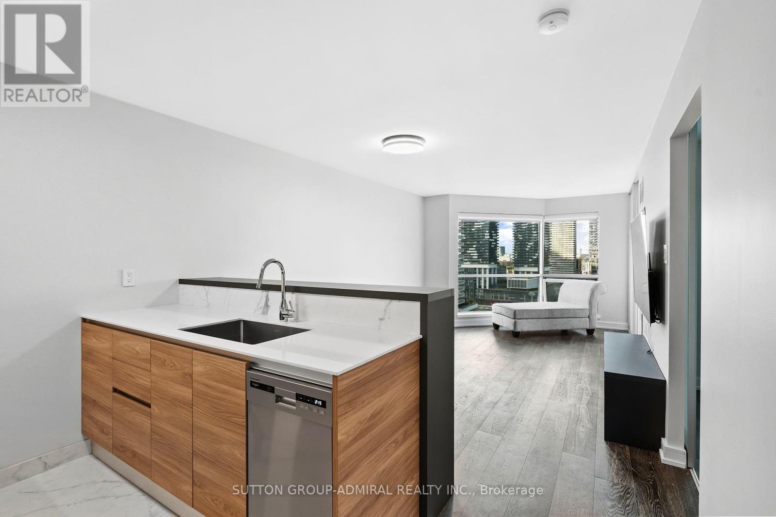 1910 - 10 Yonge Street, Toronto (Waterfront Communities), Ontario  M5E 1R4 - Photo 2 - C12266262