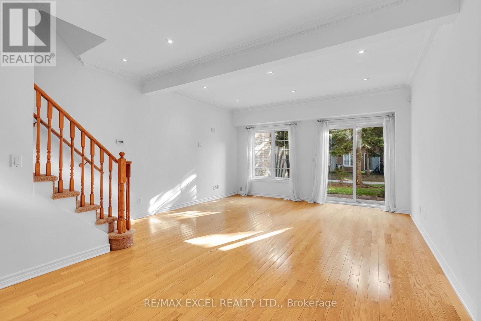 Property at 16 - 23 ST MORITZ WAY image 4
