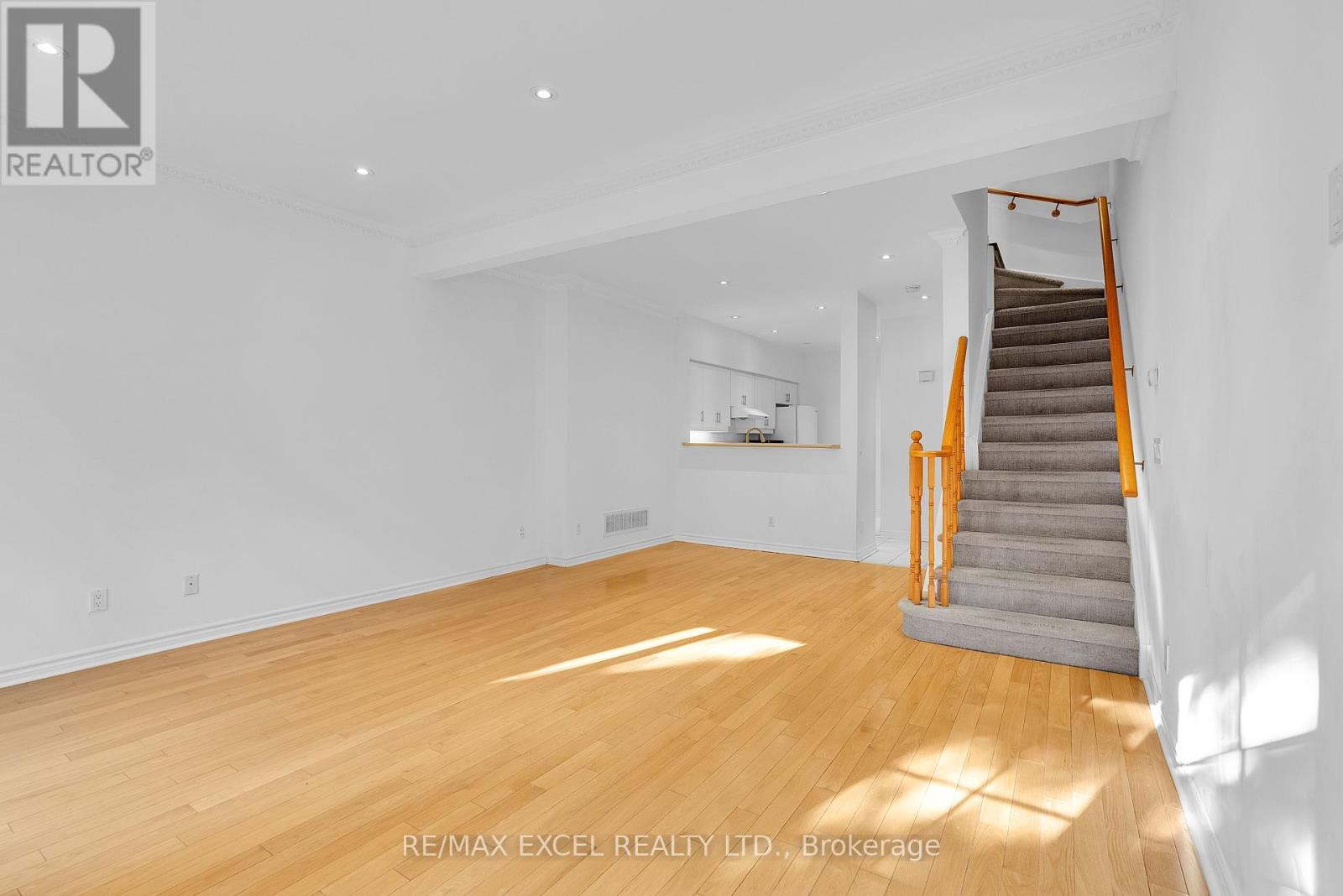 Property at 16 - 23 ST MORITZ WAY image 5